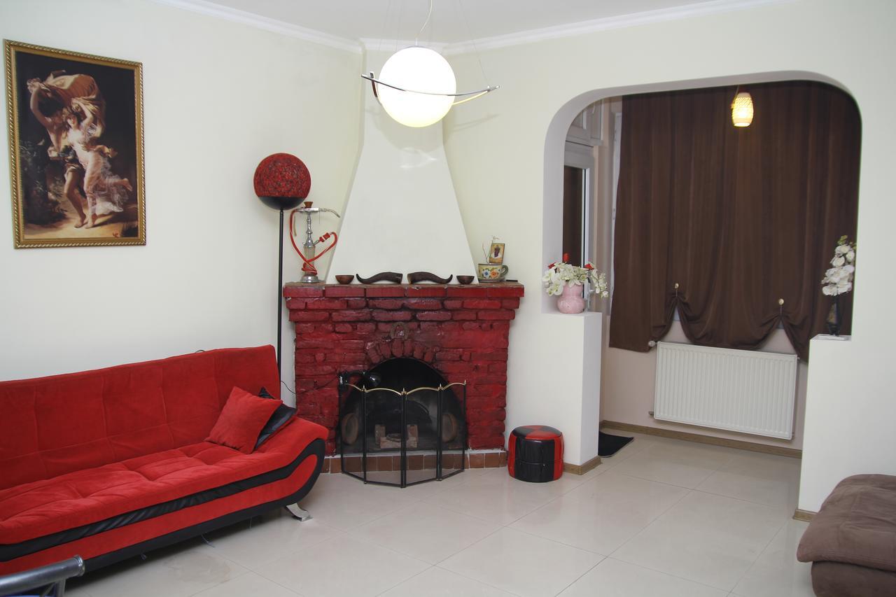 تبليسي Guesthouse Different المظهر الخارجي الصورة