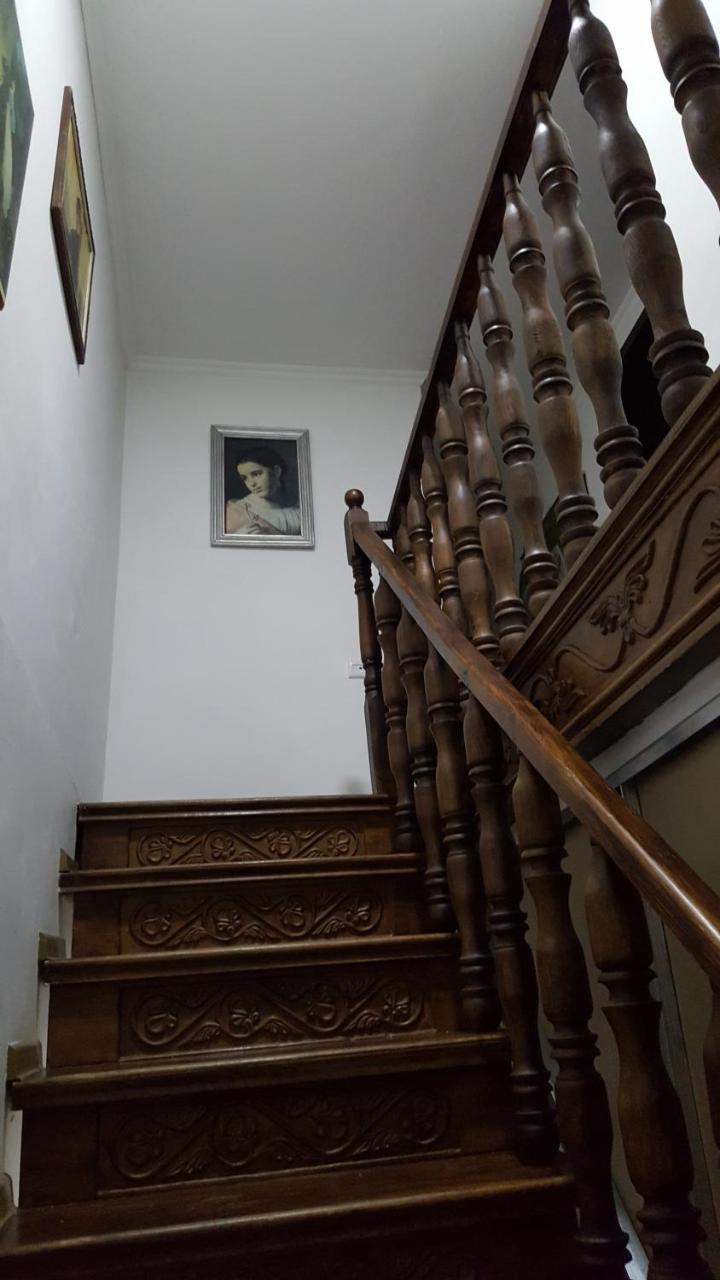 تبليسي Guesthouse Different المظهر الخارجي الصورة