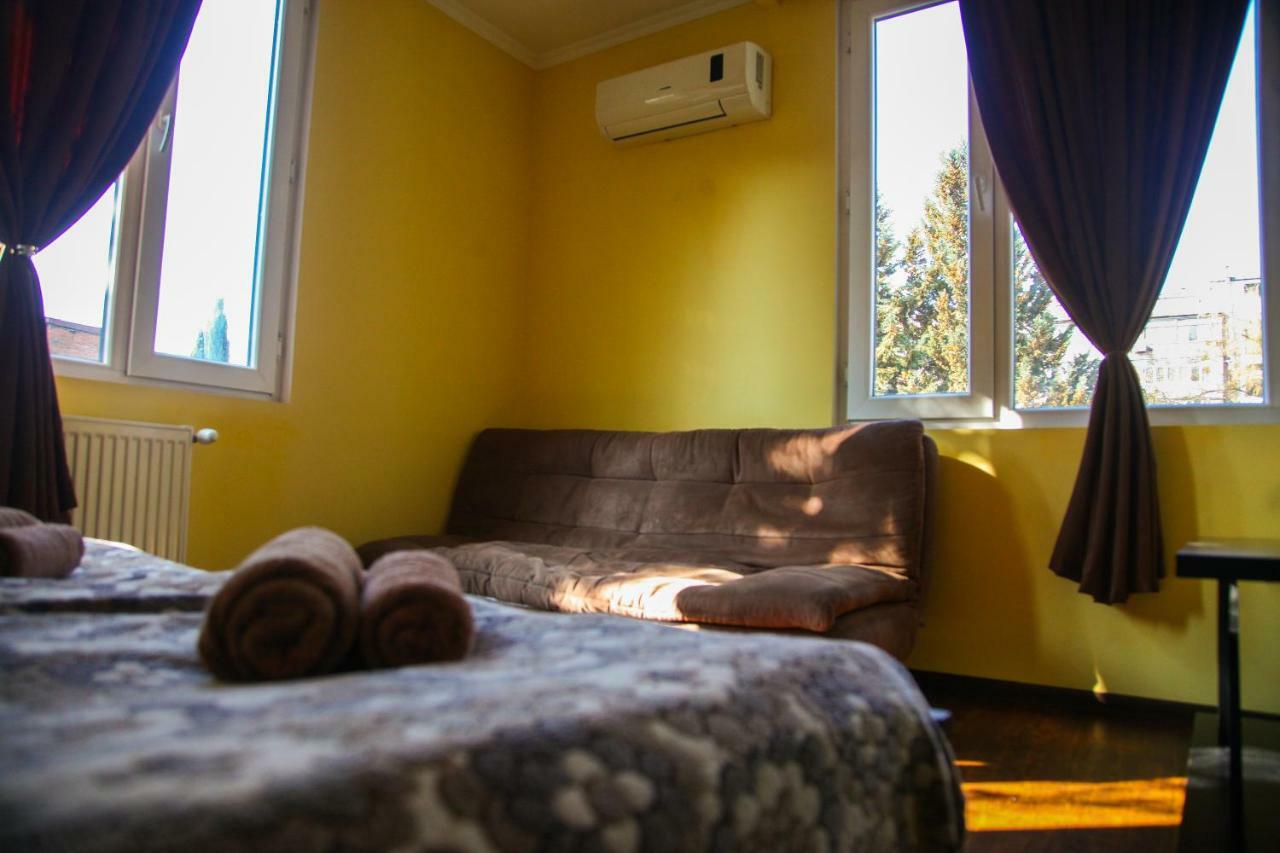تبليسي Guesthouse Different المظهر الخارجي الصورة