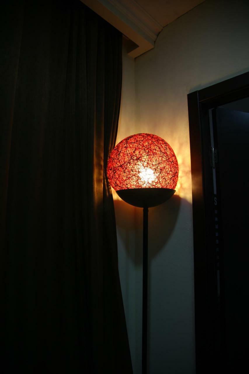 تبليسي Guesthouse Different المظهر الخارجي الصورة