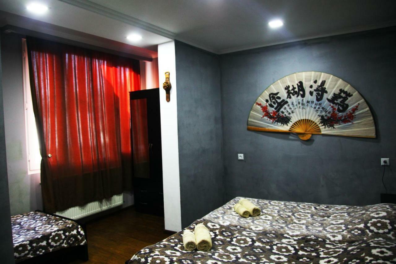 تبليسي Guesthouse Different المظهر الخارجي الصورة