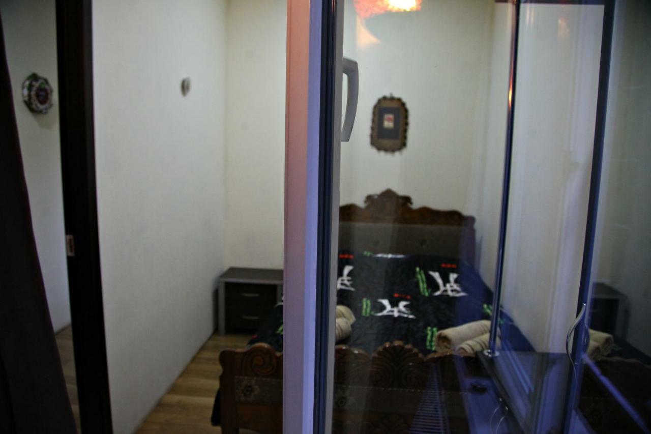 تبليسي Guesthouse Different المظهر الخارجي الصورة