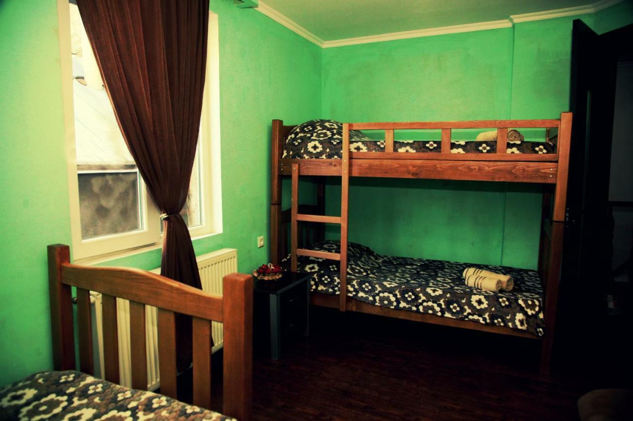 تبليسي Guesthouse Different المظهر الخارجي الصورة