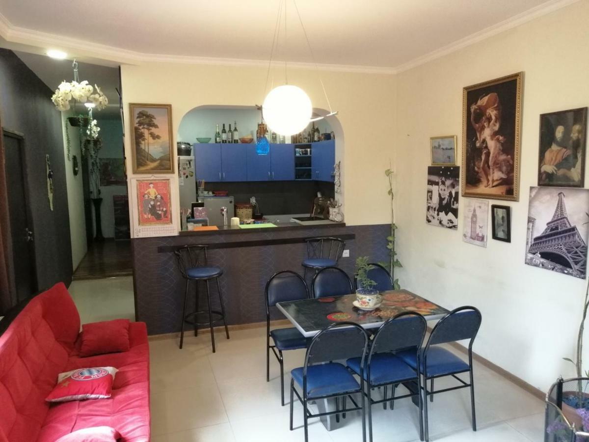 تبليسي Guesthouse Different المظهر الخارجي الصورة