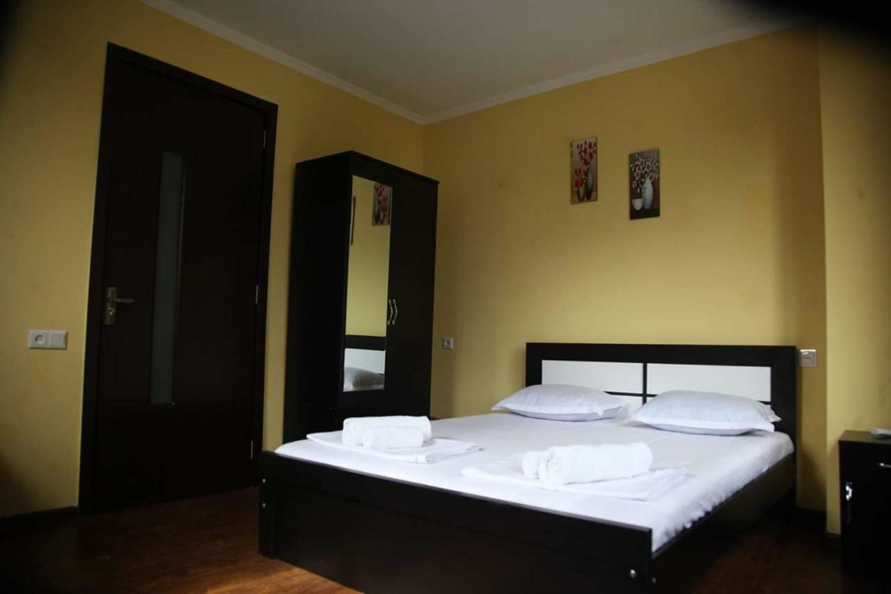 تبليسي Guesthouse Different المظهر الخارجي الصورة
