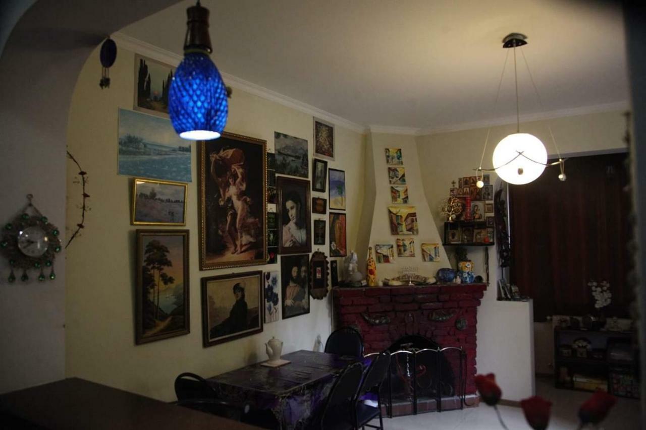 تبليسي Guesthouse Different المظهر الخارجي الصورة