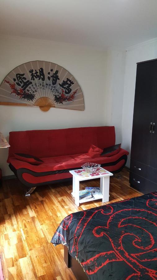 تبليسي Guesthouse Different المظهر الخارجي الصورة